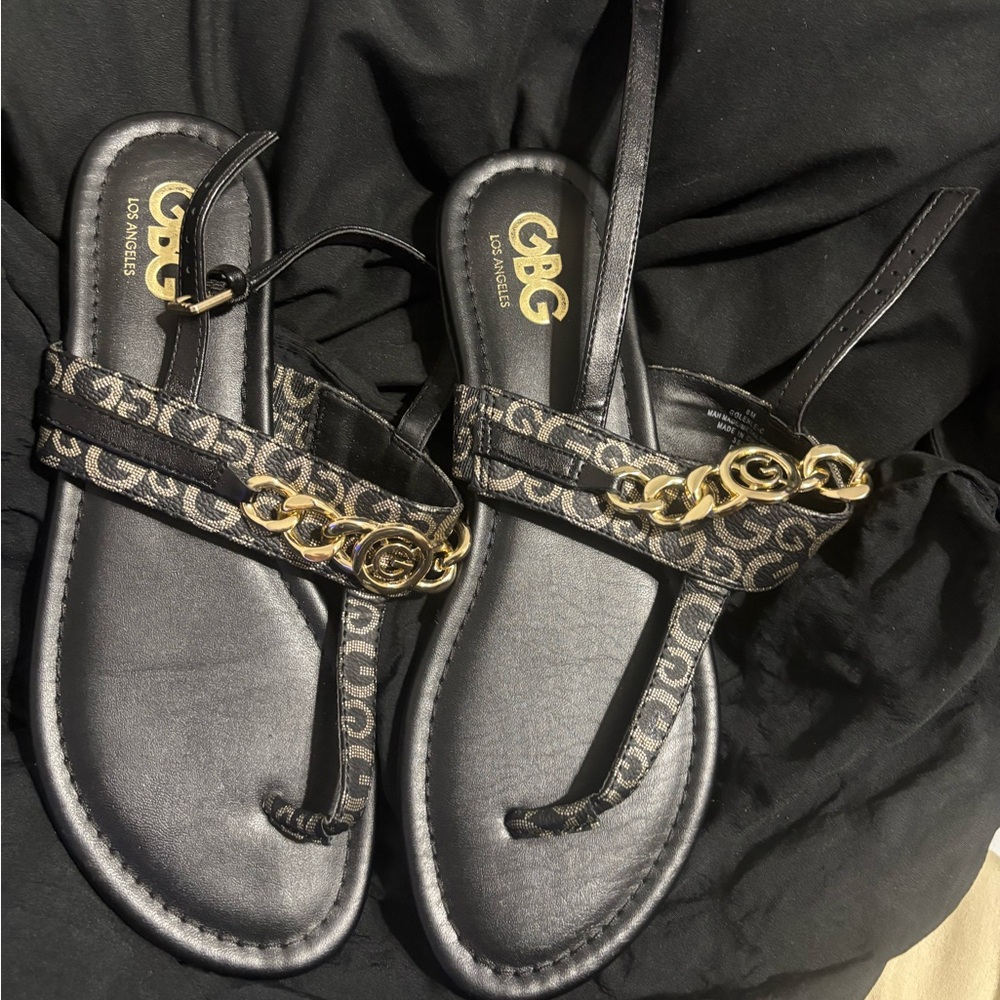 GBG Los Angeles Black and Gold Chain-Link Sandals